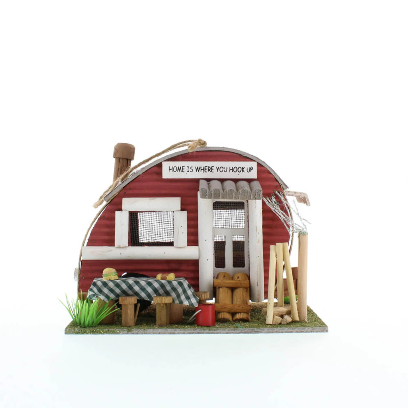 RED TRAILER BIRDHOUSE