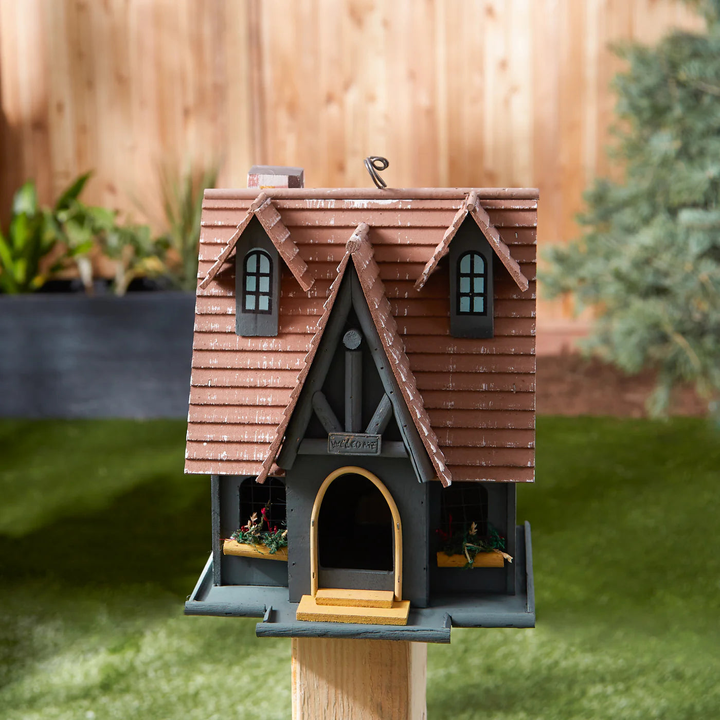 STORYBOOK COTTAGE BIRDHOUSE